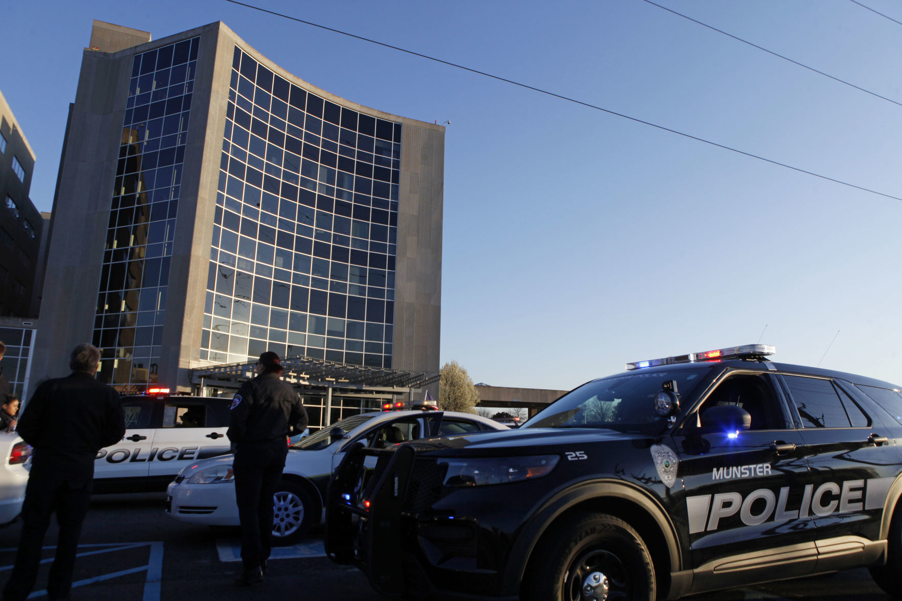 Gallery: First responders recognize north Lake County health care workers